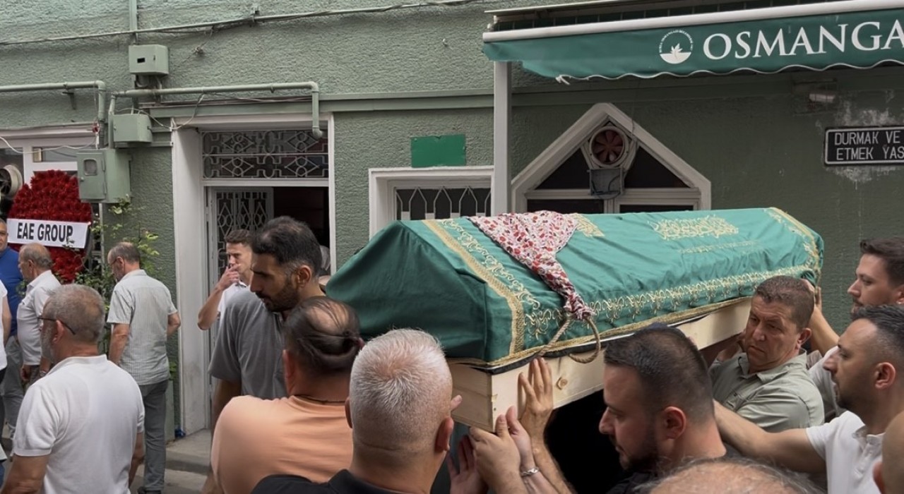 Alkollü sürücünün neden olduğu kazada hayatını kaybeden iki kardeş, son yolculuklarına uğurlandı