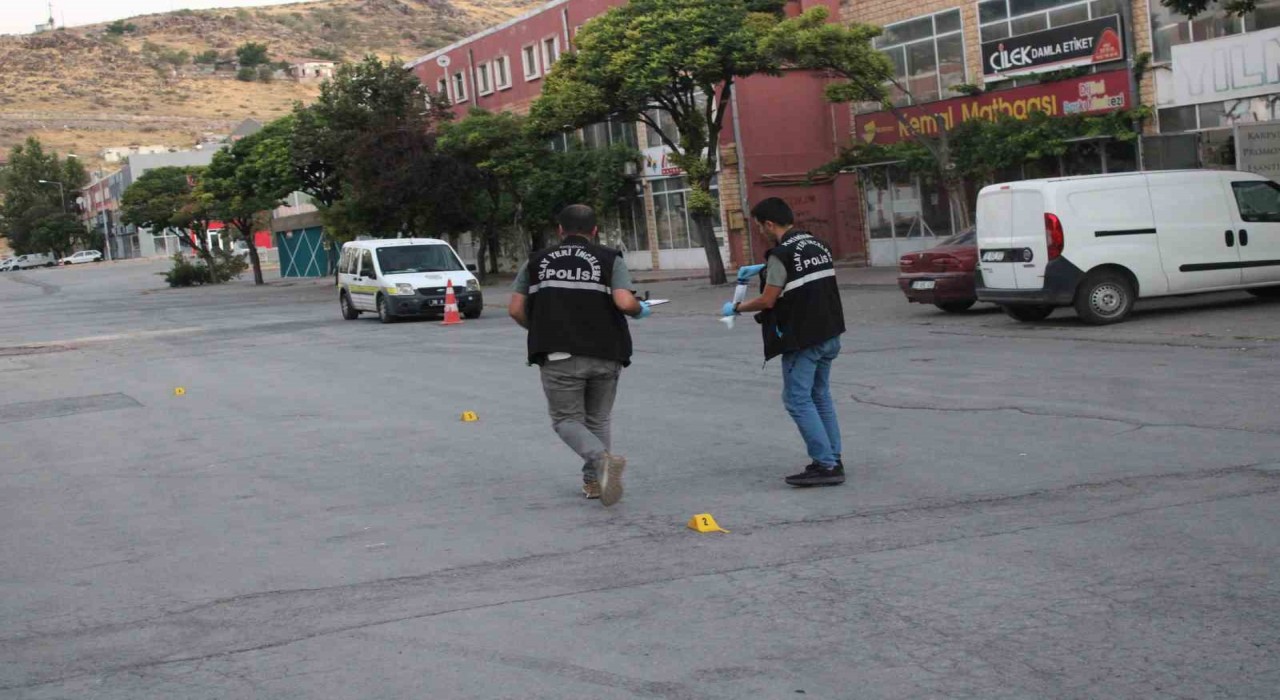 Alkolün sonu kötü bitti, aracına kurşun yağdırdılar