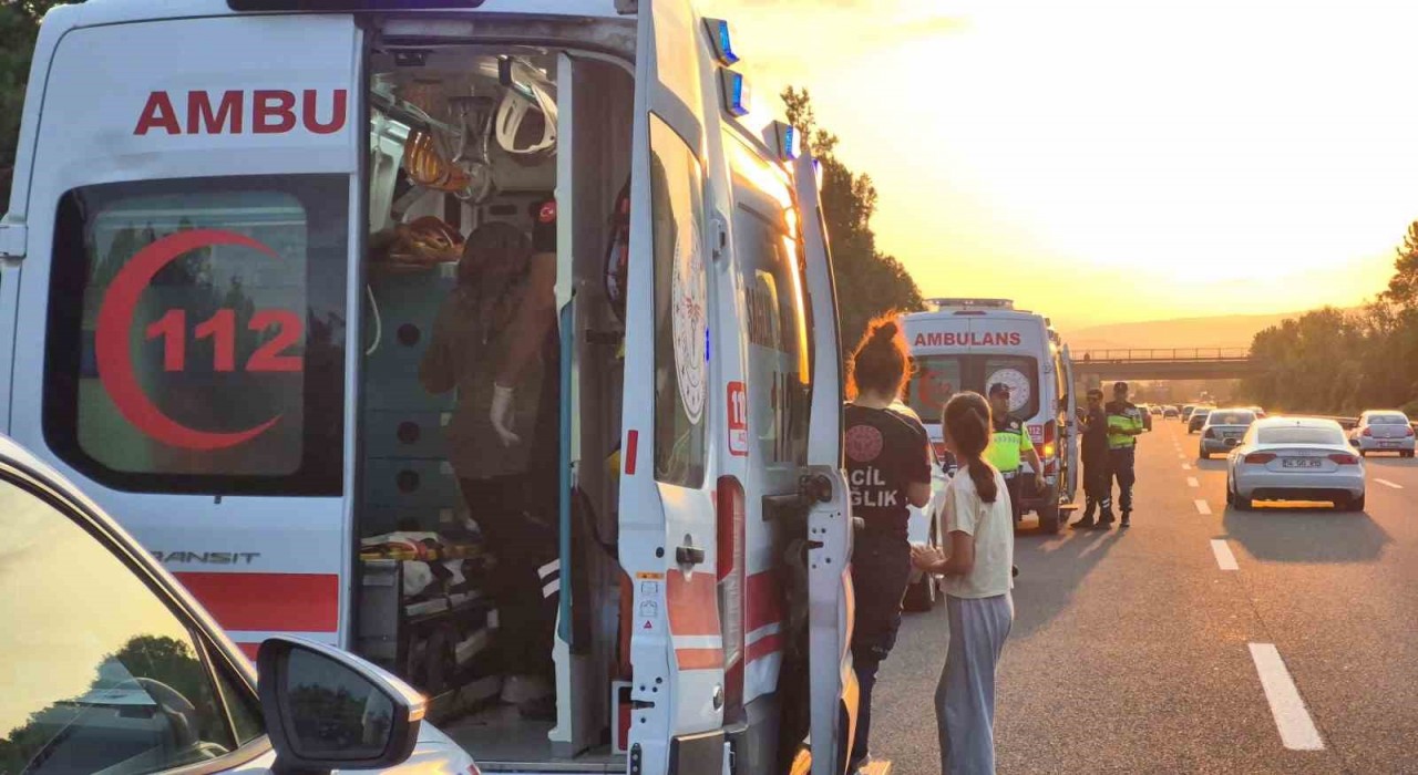 Anadolu Otoyolunda zincirleme kaza: 3 yaralı