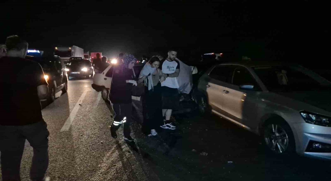 Anadolu Otoyolunda zincirleme kaza: 4 yaralı