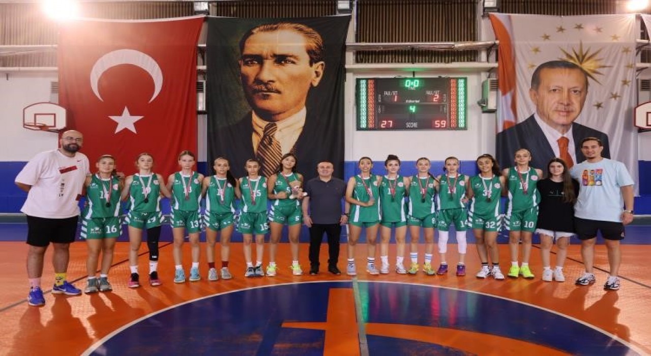 Anadolu Yıldızlar Ligi Basketbol Müsabakaları Bilecikte başarıyla tamamlandı