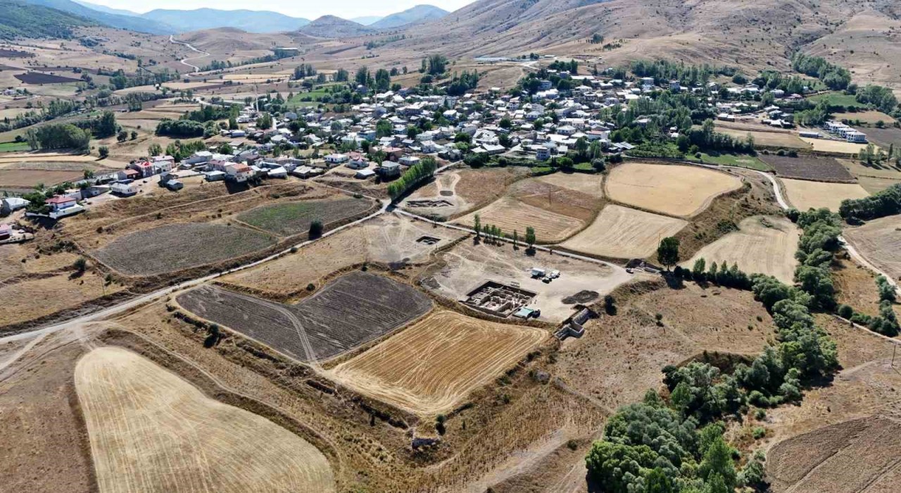 Anadolunun en narin kadın iskeletleri Satalada ortaya çıktı