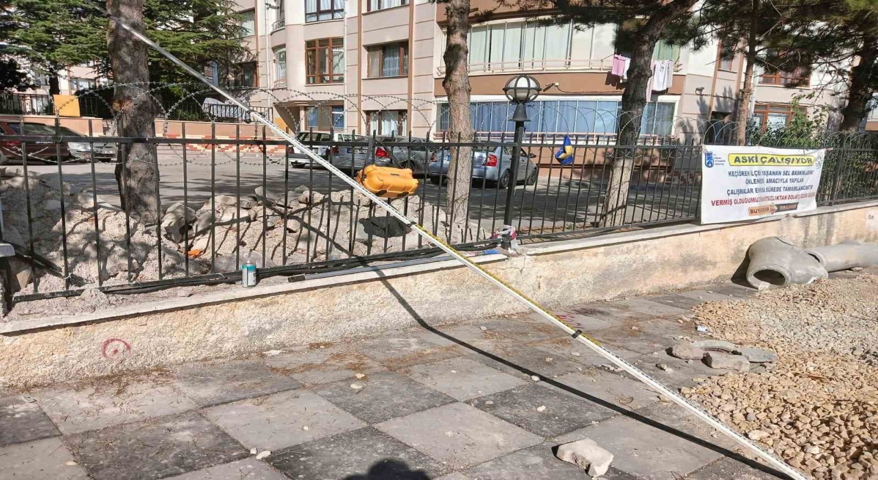 Ankarada elektrik akımına kapılan belediye işçisi hastaneye kaldırıldı