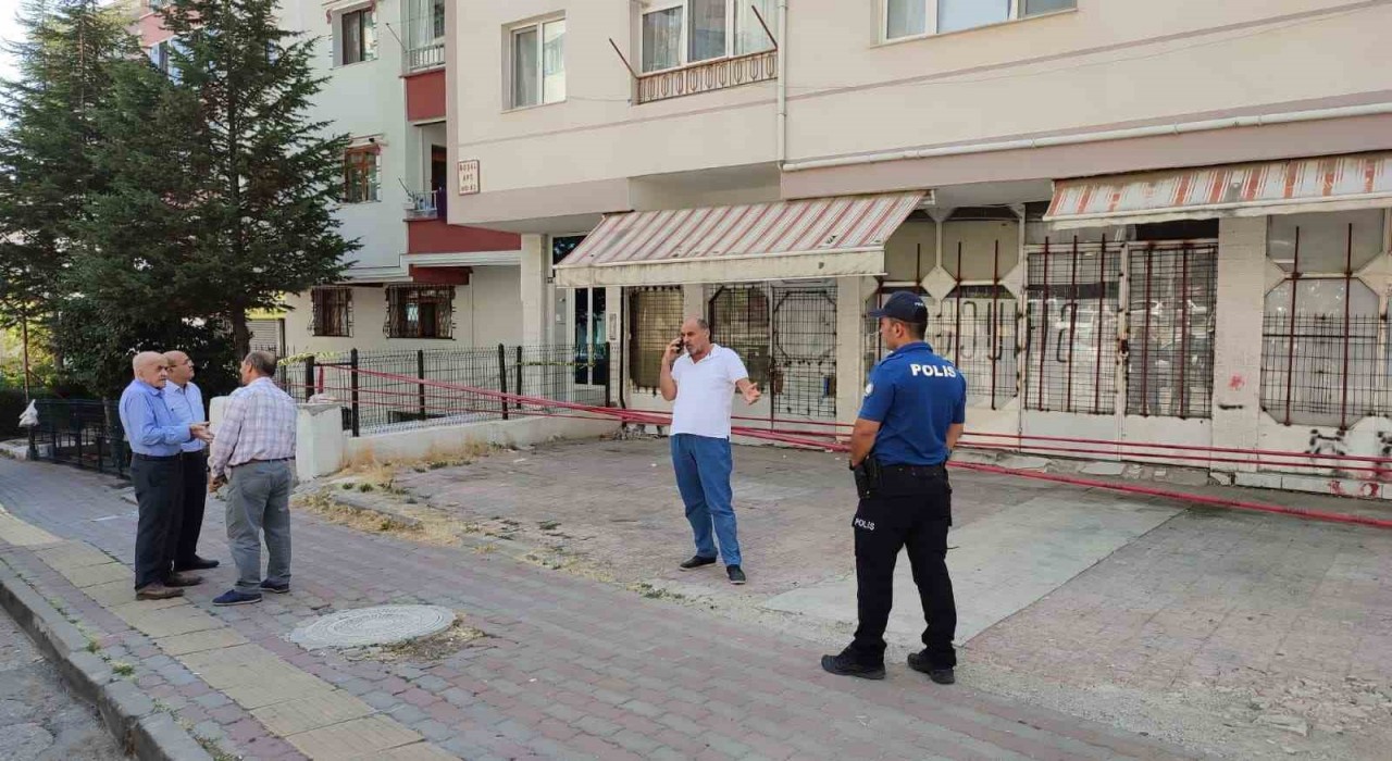 Ankarada kolonları kırılan bina tahliye edildi