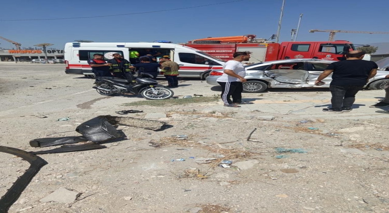 Antakyada trafik kazası : 2 yaralı