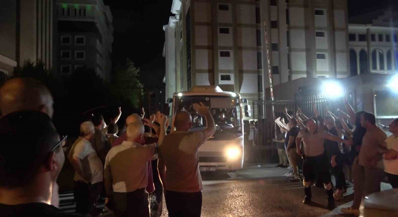 Antalya Büyükşehir Belediyesine yönelik rüşvet ve yolsuzluk soruşturmasında 8 tutuklama