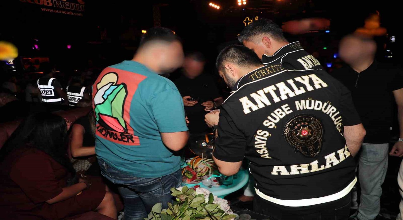 Antalyada 2 haftada 747 aranan şahıs yakalandı