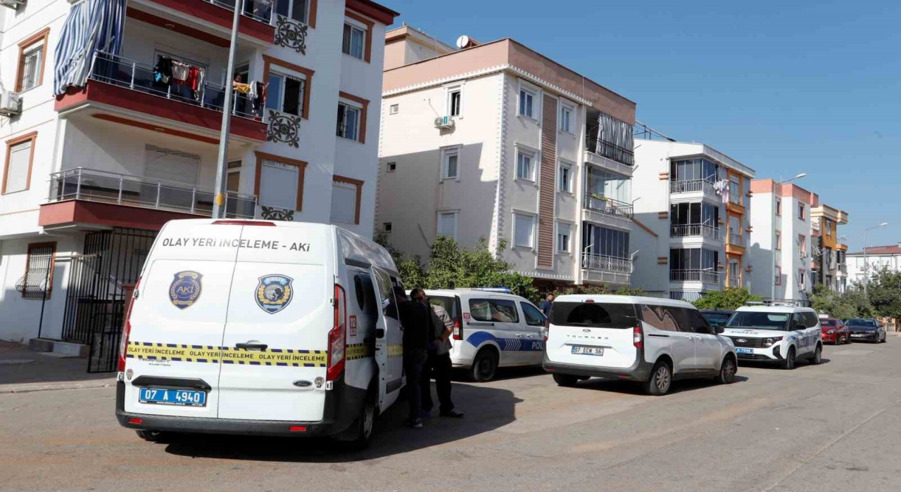 Antalyada eski eş dehşet saçtı: 1i ağır 2 yaralı