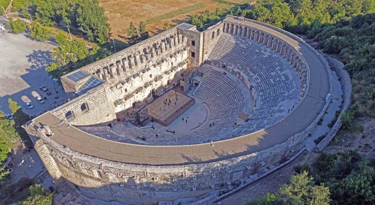 Antalyadan tarihi rekor: Bir günde 105 bin ziyaretçi