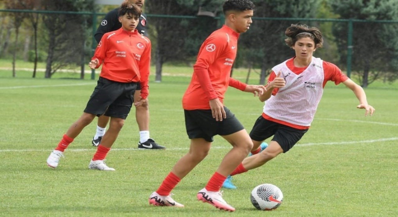 Aras Çelike milli davet