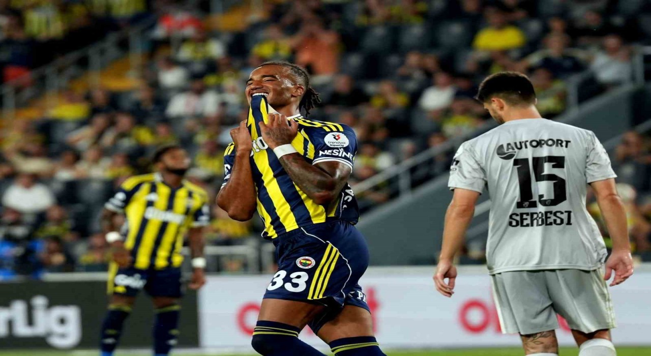 Archie Brown, Fenerbahçedeki 2. golünü attı