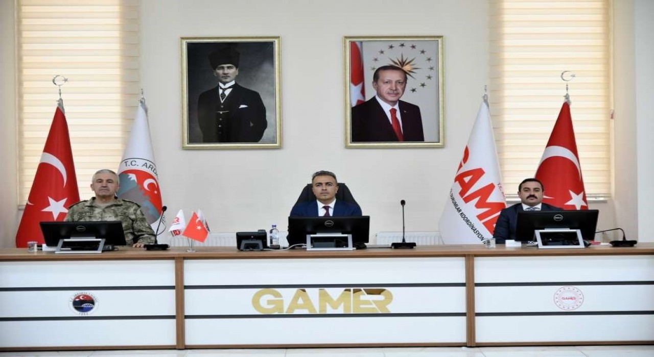 Ardahanda güvenlik toplantısı düzenlendi