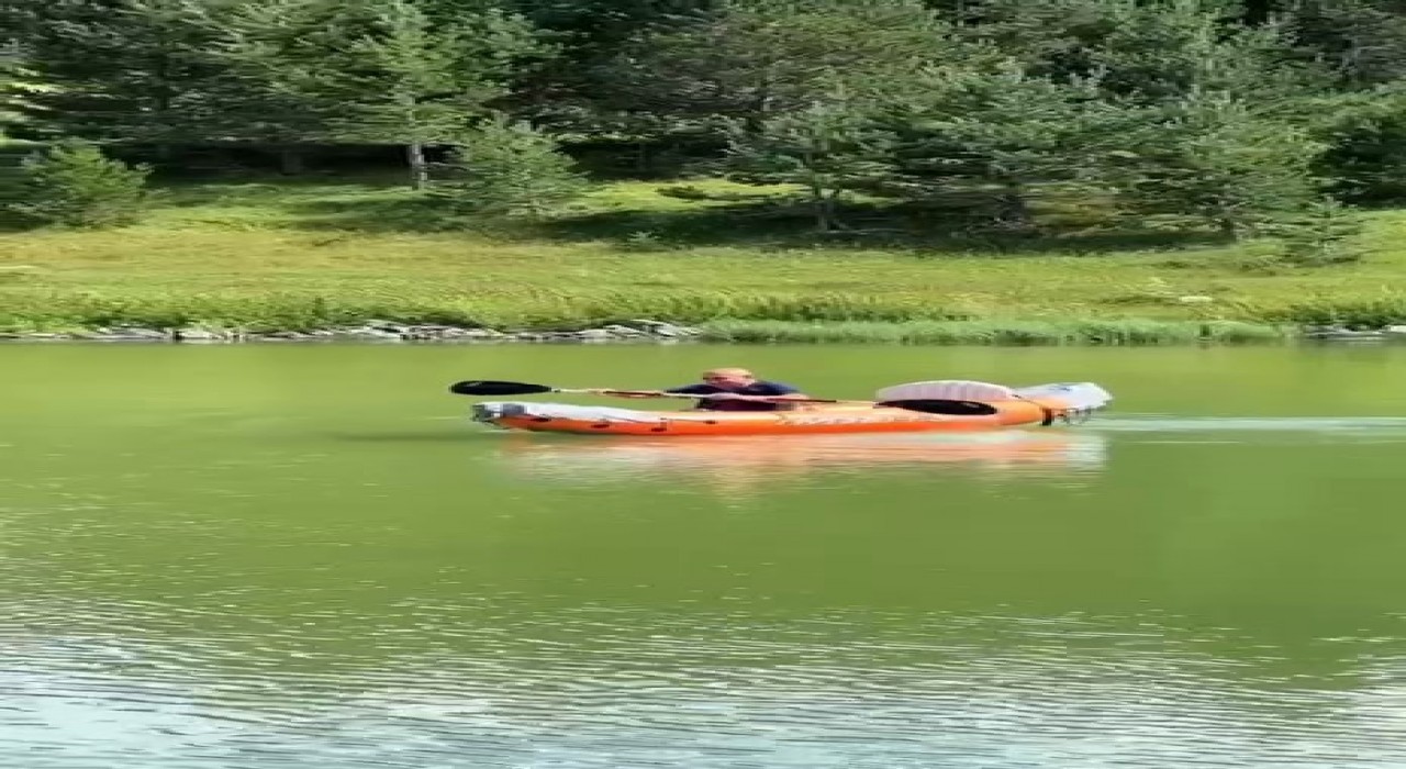 Ardahanın gözde rotası Kızıl Gölde kano keyfi doğayla buluştu