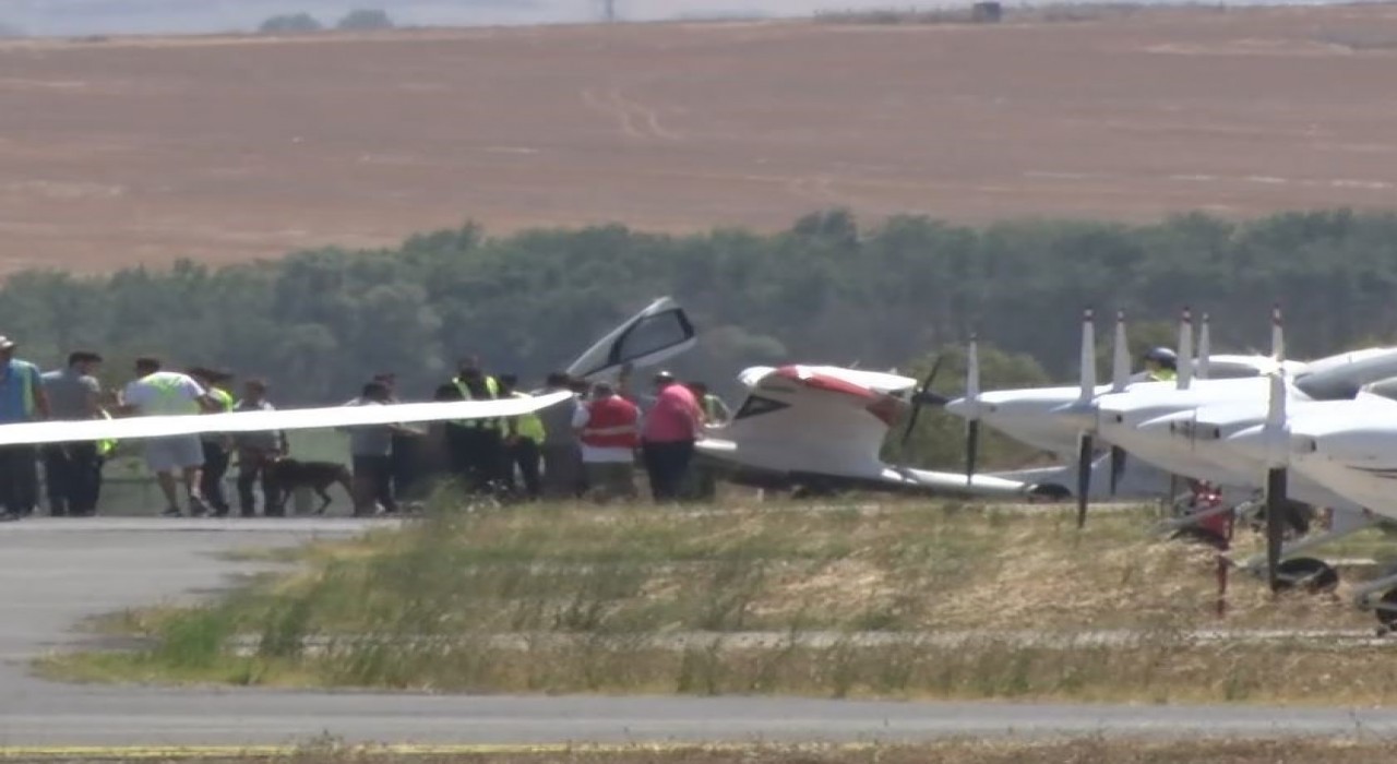 Arıza yapan uçak Hezarfen Havalimanına iniş yaptı