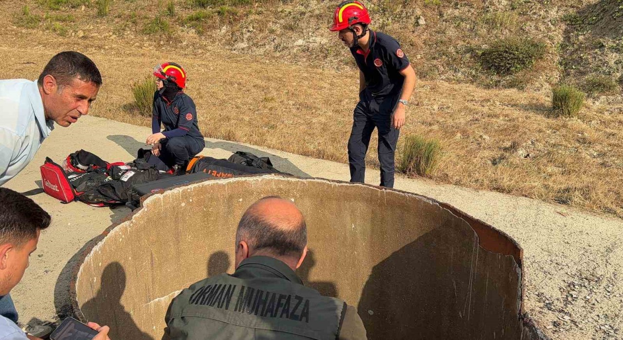 Arnavutköyde 25 metrelik kuyuya inen bir kişi mahsur kaldı