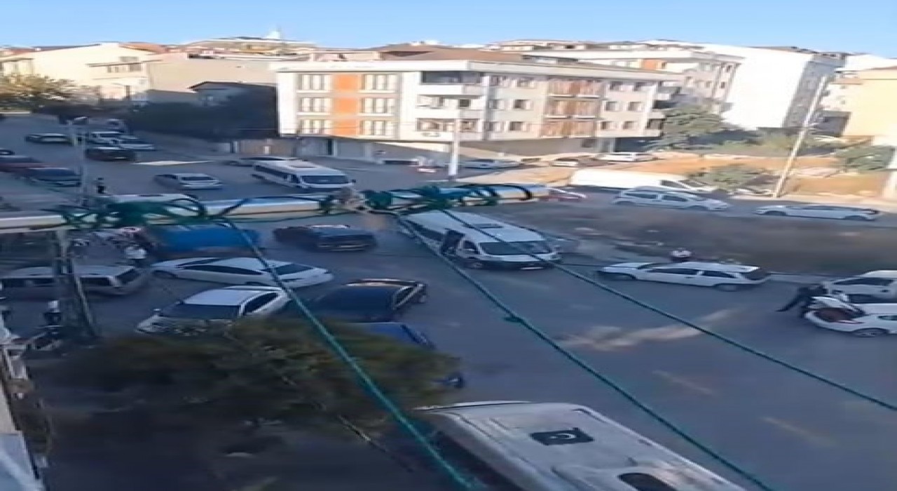 Arnavutköyde düğün için toplanan grup havaya ateş açtı