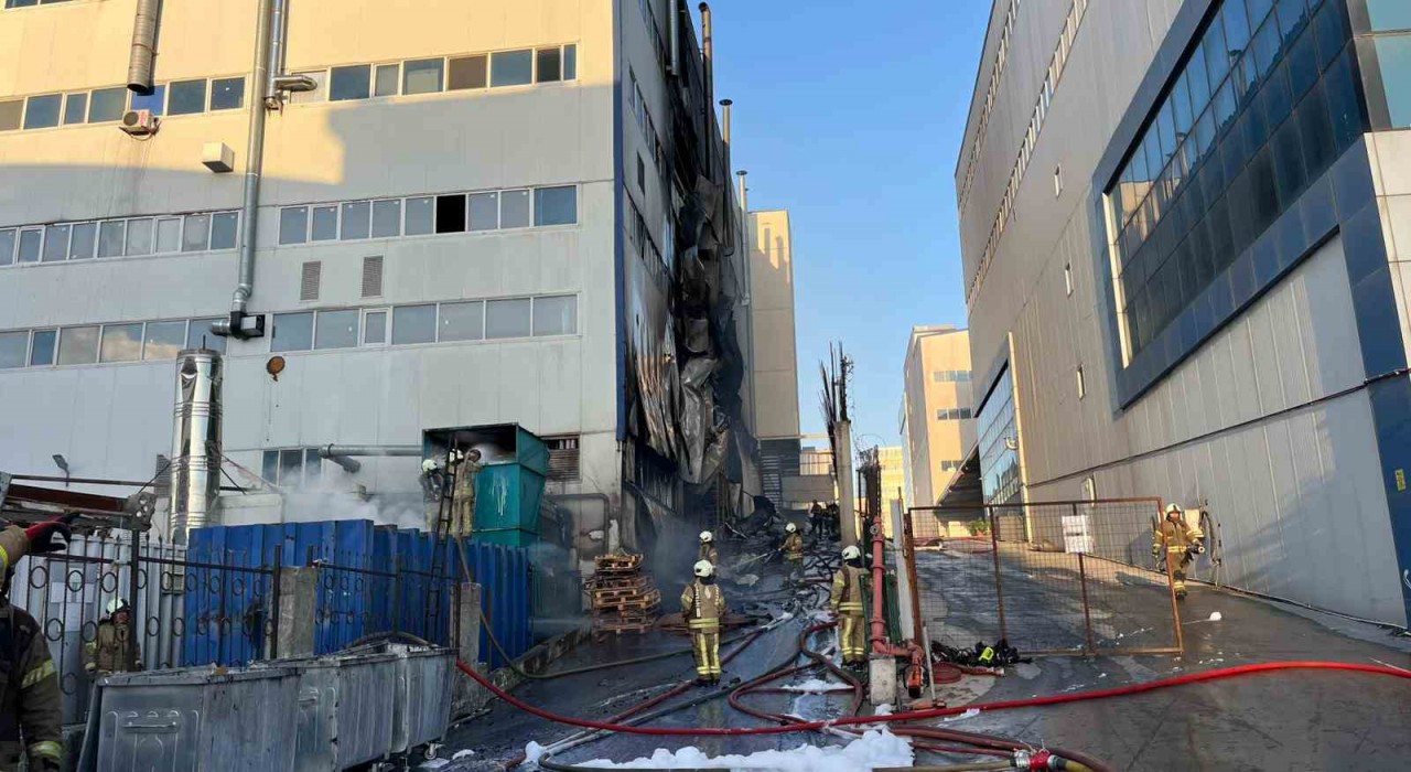 Arnavutköydeki fabrika yangını kontrol altına alındı