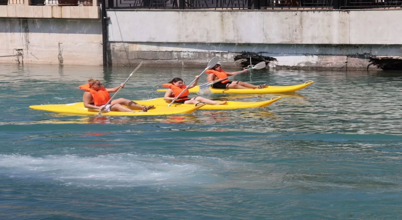 Arsuzda kano yarışı düzenlendi