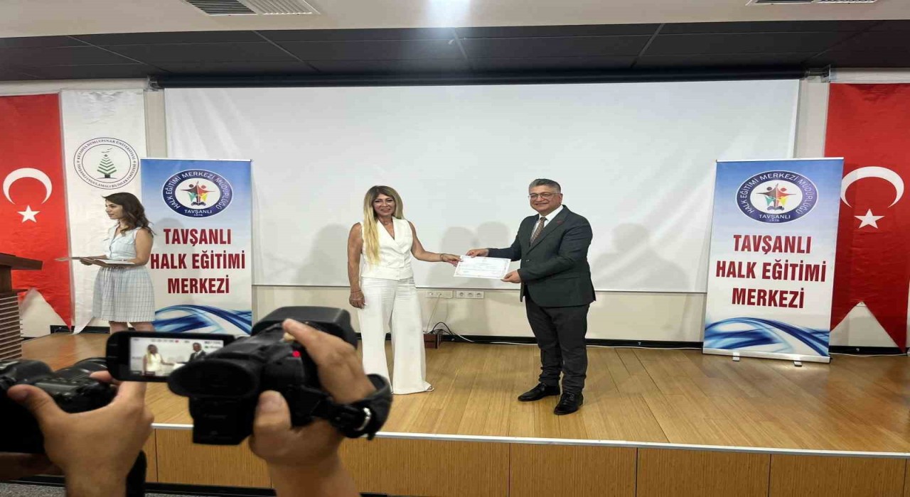 Aşçı yardımcılığı kursu mezunları Tavşanlıda gastronomi şöleni düzenledi