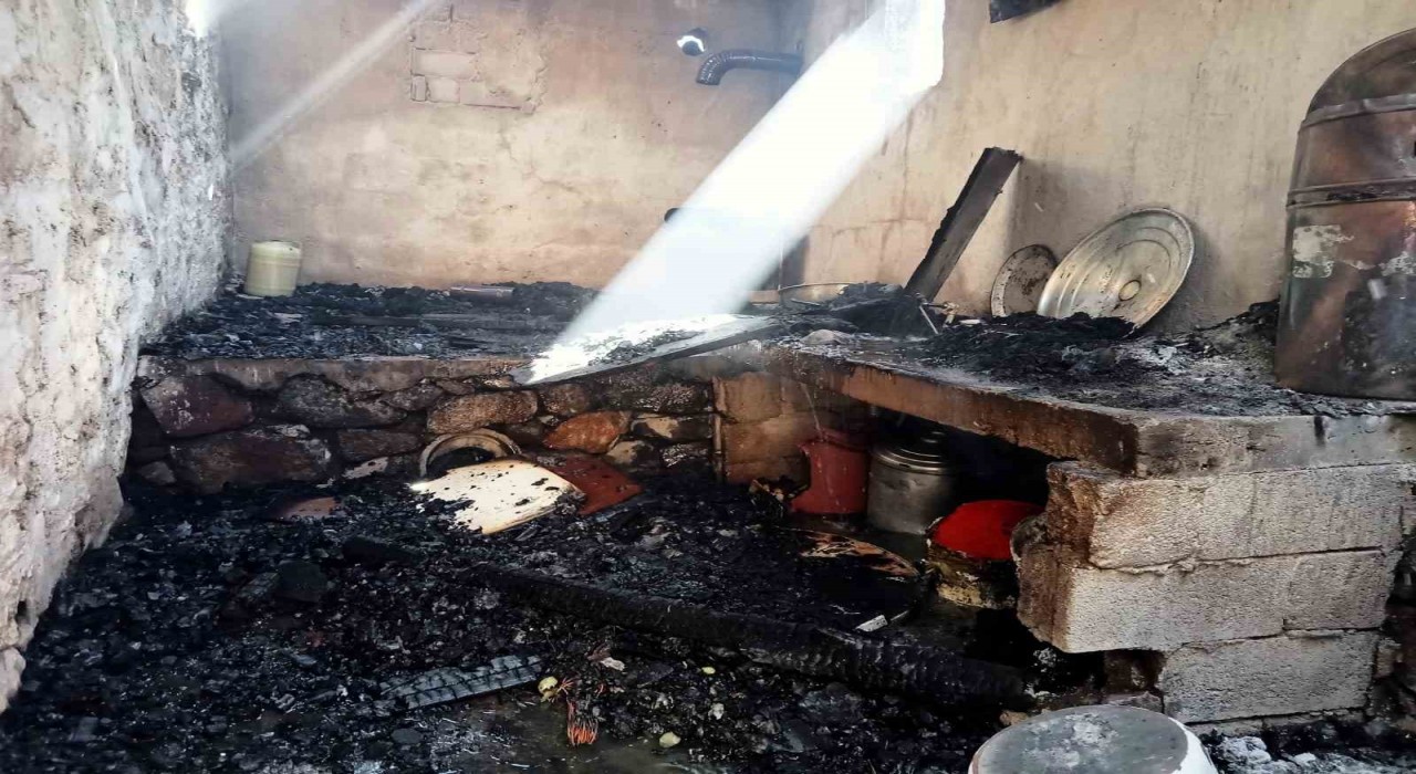 Aşkalede korkutan yangın