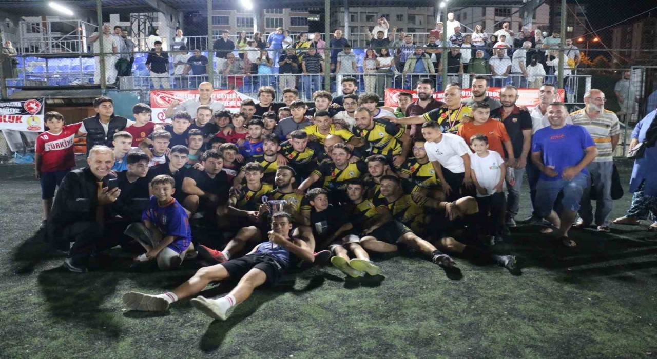 Atakumda final heyecanı: Kupayı Kurugökçespor kaldırdı