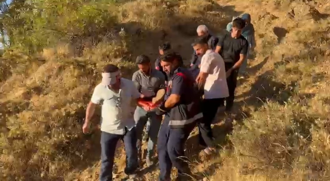 Ayağı burkulan kadın kayalıklarda mahsur kaldı