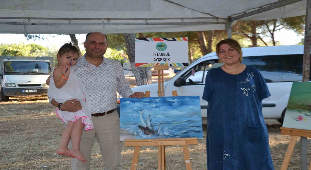 Ayaklarıyla hayata tutunuyor