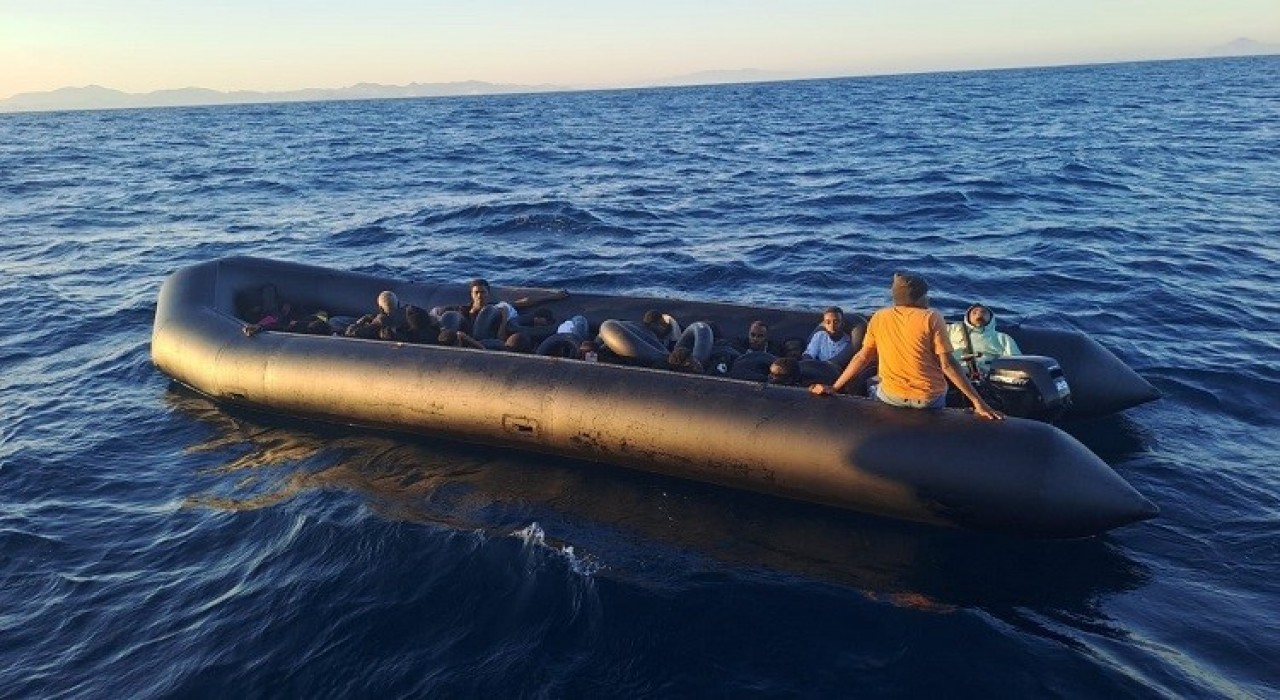 Aydında 35 düzensiz göçmen kurtarıldı