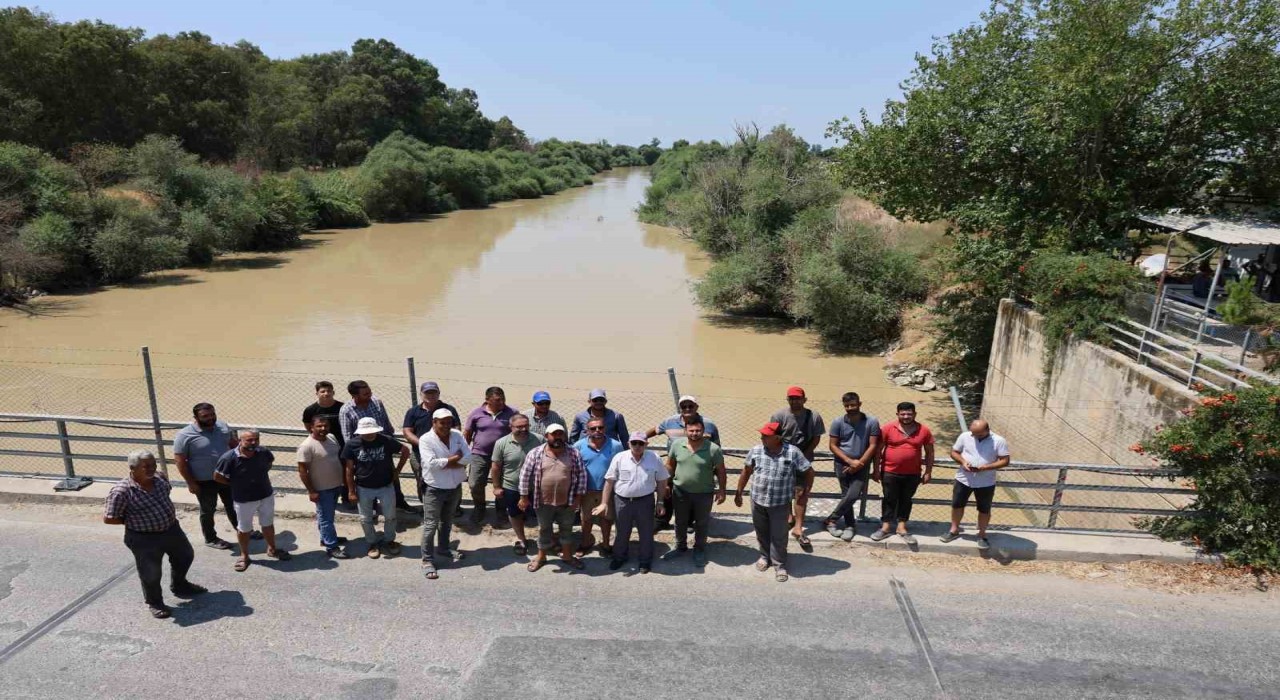Aydında çiftçilerin su eylemi