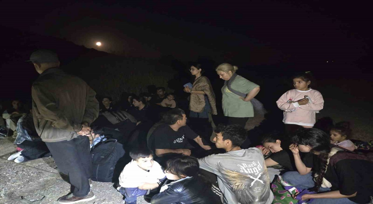 Ayvacıkta 32 kaçak göçmen yakalandı