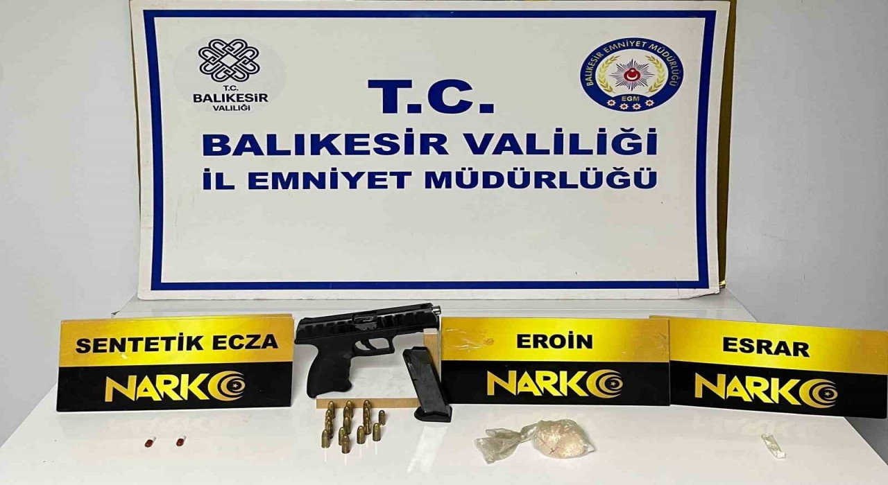 Ayvalıkta narkotik polisinden operasyon: 3 kişi tutuklandı