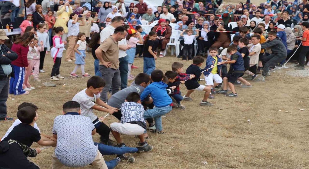 Bafra 1. İğdir Toyu Yayla ve Keşkek Şenliği, renkli anlara sahne oldu
