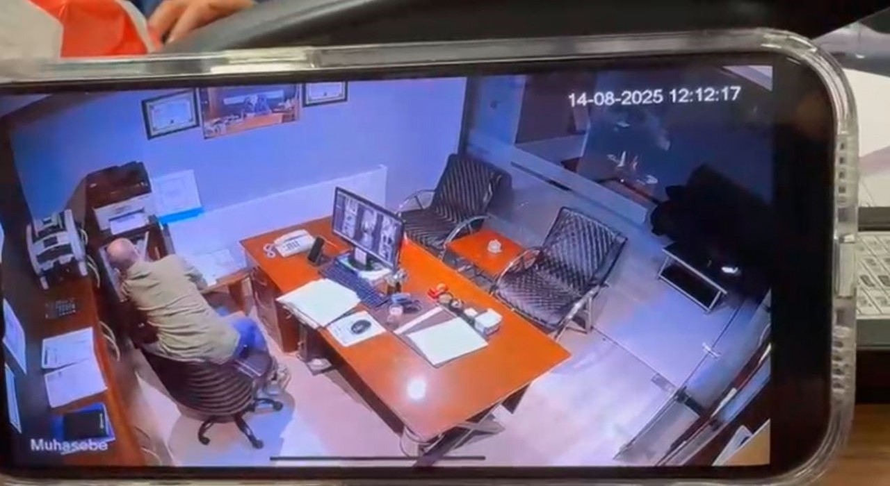 Bağcılarda bir muhasebeci çalıştığı oto galeriden 70 bin dolar çalarak ortadan kayboldu