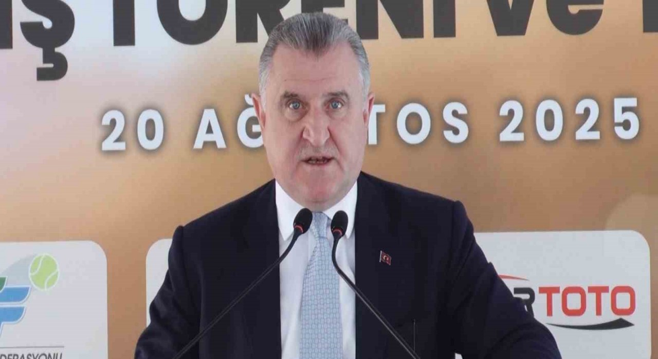 Bakan Bak: ‘Terörsüz Türkiye projesi çerçevesinde Cudi Dağında artık roket sesi değil, raket sesleri dinleniyor