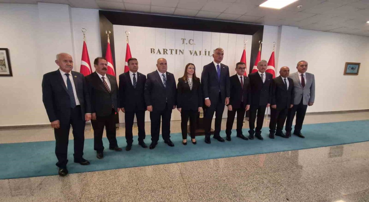 Bakan Ersoy, Bartında