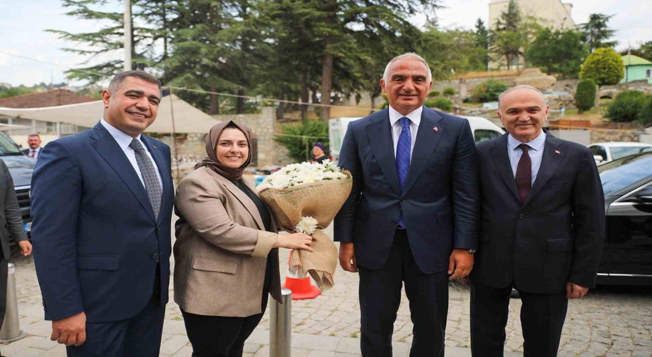 Bakan Ersoy, Düzcede Konuralp Antik Kentini ziyaret etti