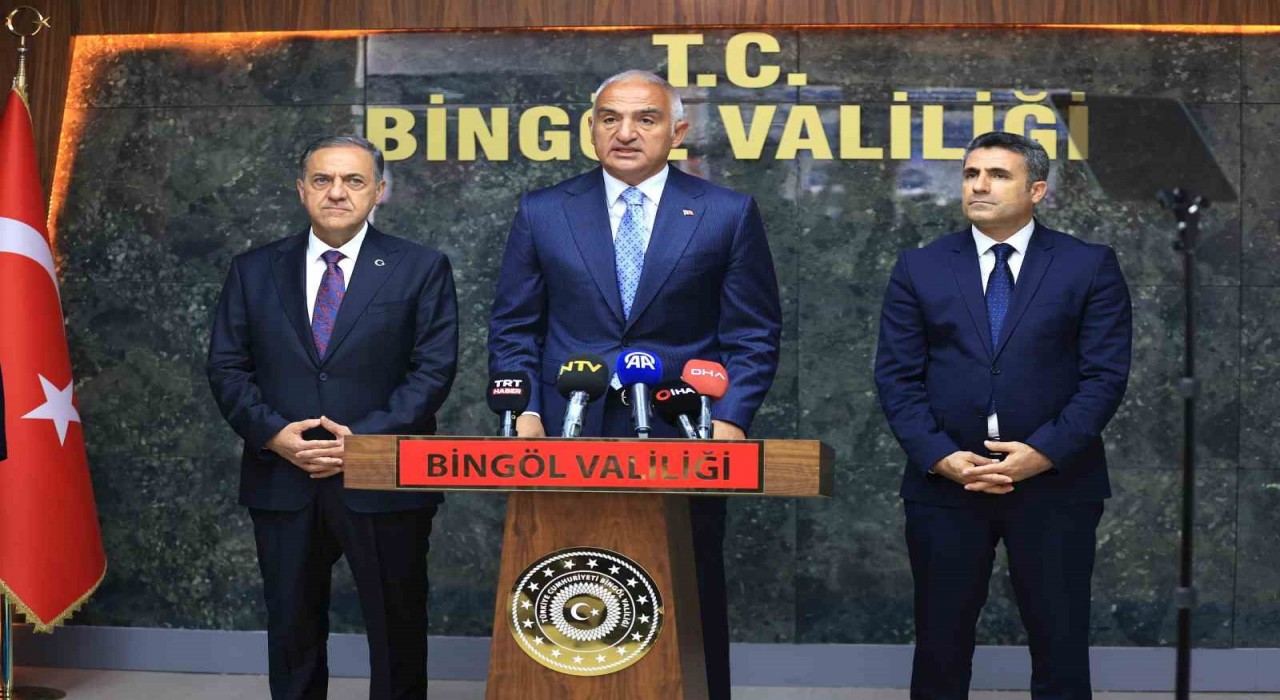 Bakan Ersoy: Turizm alanında da ülkemizde büyük bir devrim gerçekleştirip, turizmi ilk kez stratejik bir sektör ilan ettik