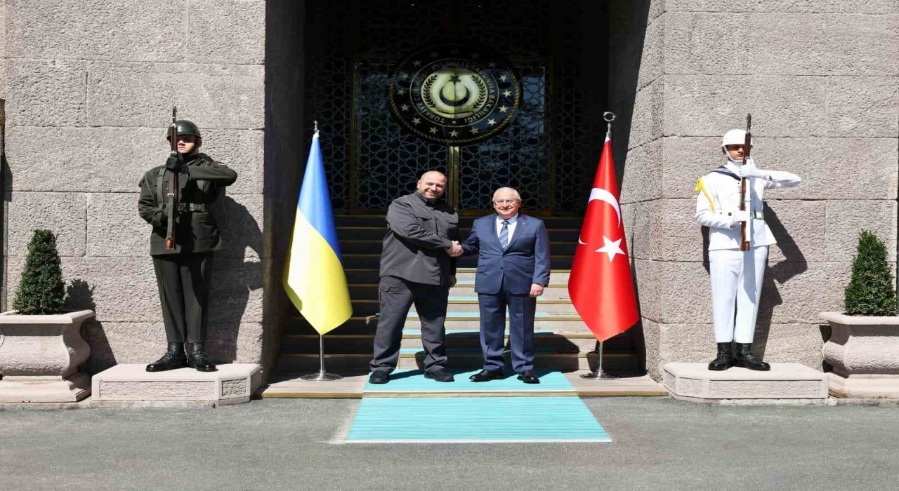 Bakan Güler, Ukraynalı mevkidaşı Umerov ile bir araya geldi