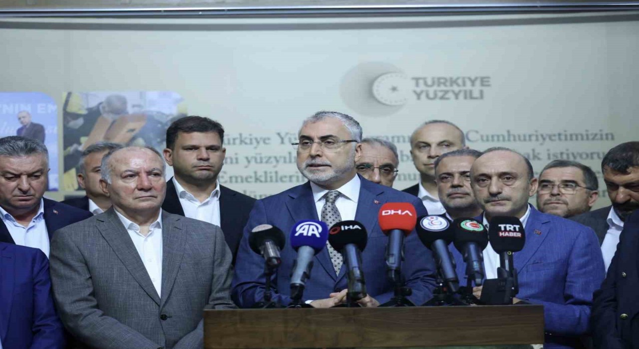 Bakan Işıkhan: Kamu işçilerimize yönelik ‘Kamu Toplu İş Sözleşmeleri Çerçeve Protokolünü sendikalar ile birlikte imzaladık