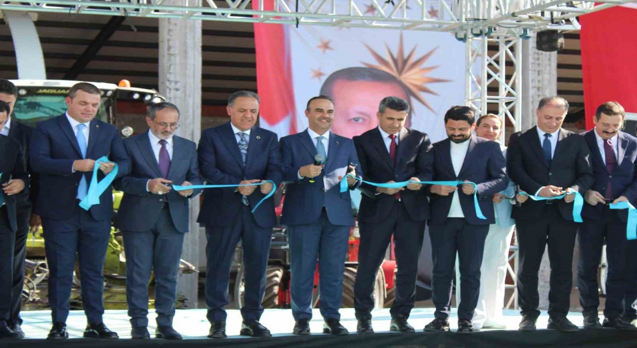 Bakan Kacır: 23 yıla asırlık başarılar sığdırarak, büyük ve güçlü Türkiyeyi inşa ettik