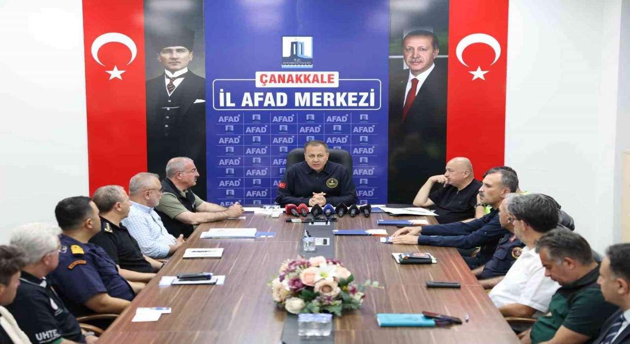 Bakan Yerlikaya: Çanakkaledeki yangın tümüyle kontrol altına alındı