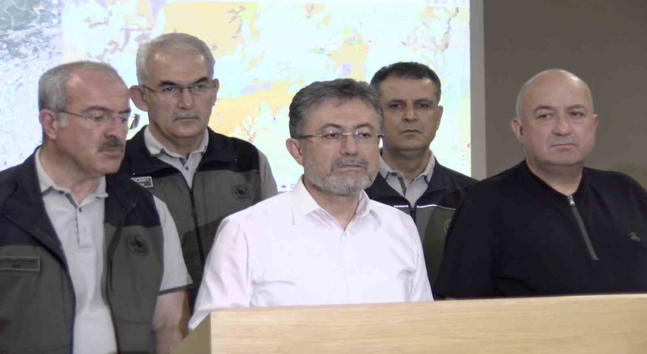 Bakan Yumaklıdan Çanakkaledeki yangınlara ilişkin açıklama