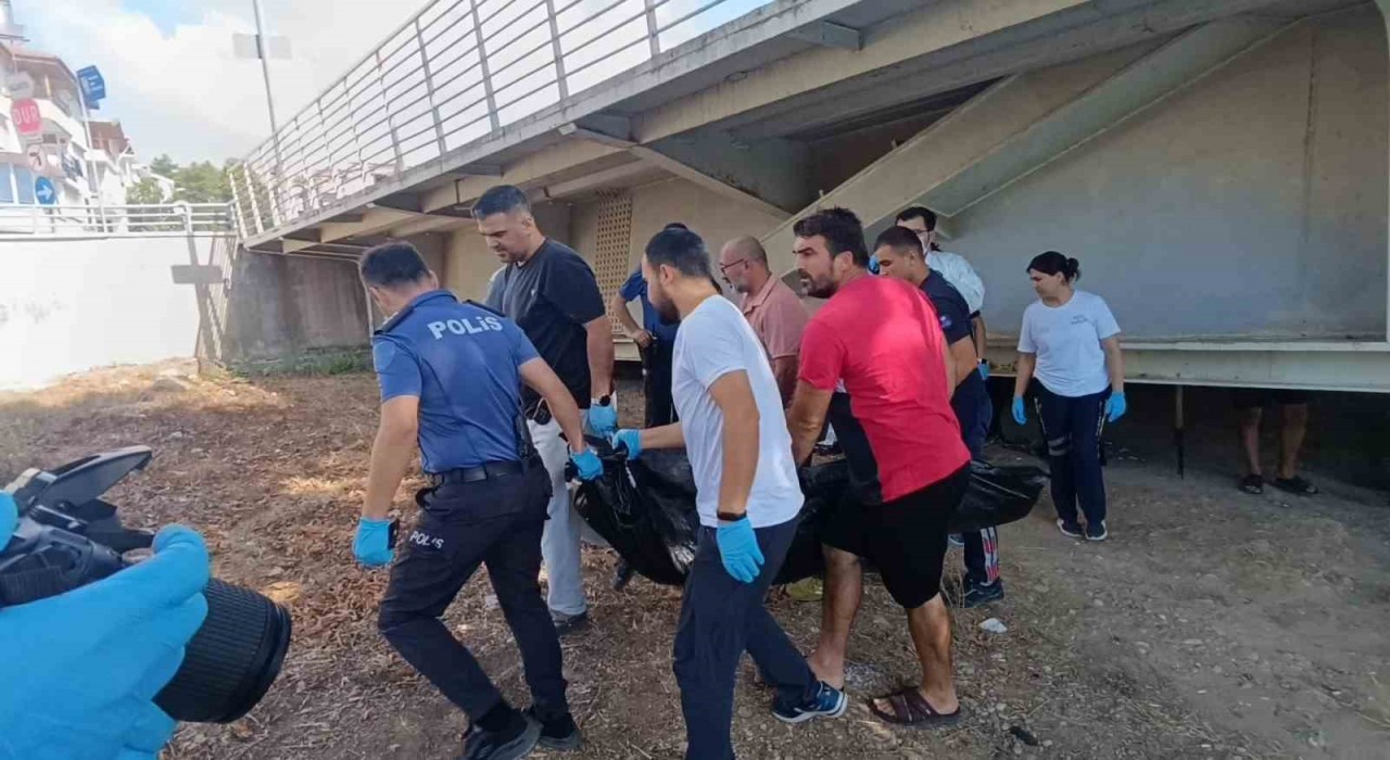 Balık avlamak için geldiği ırmakta ceset buldu