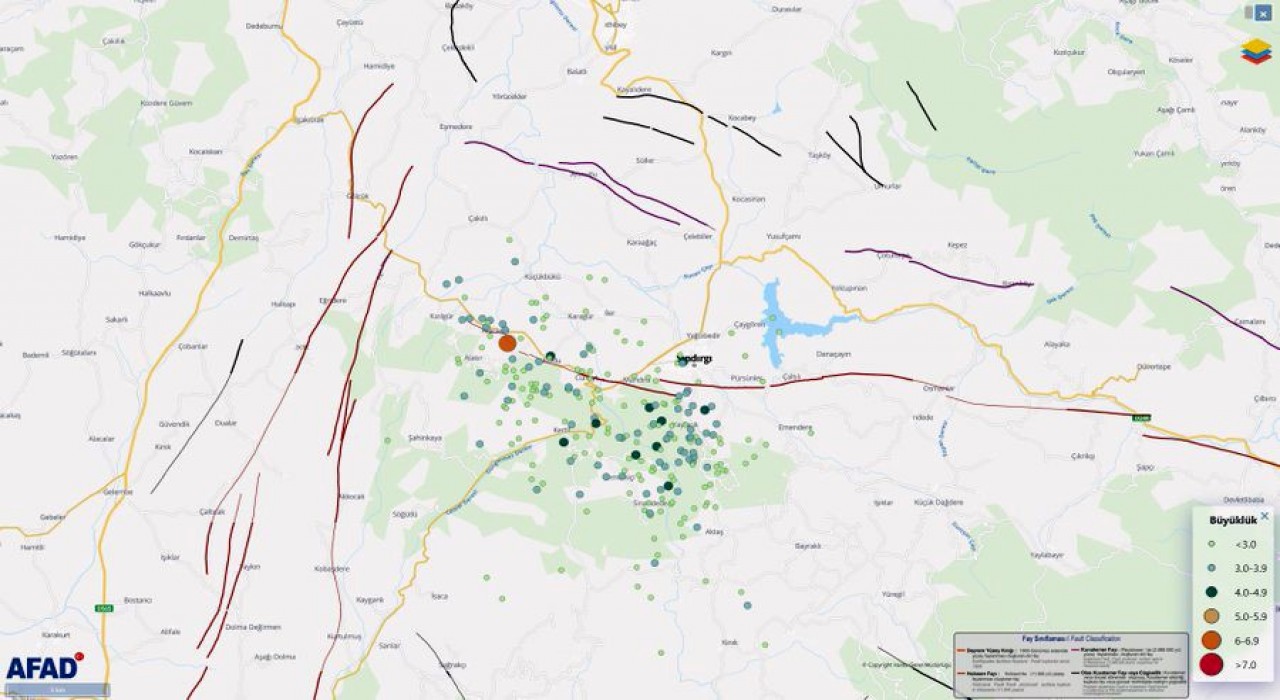 Balıkesirde 6.1 büyüklüğündeki depremin ardından 237 artçı deprem meydana geldi