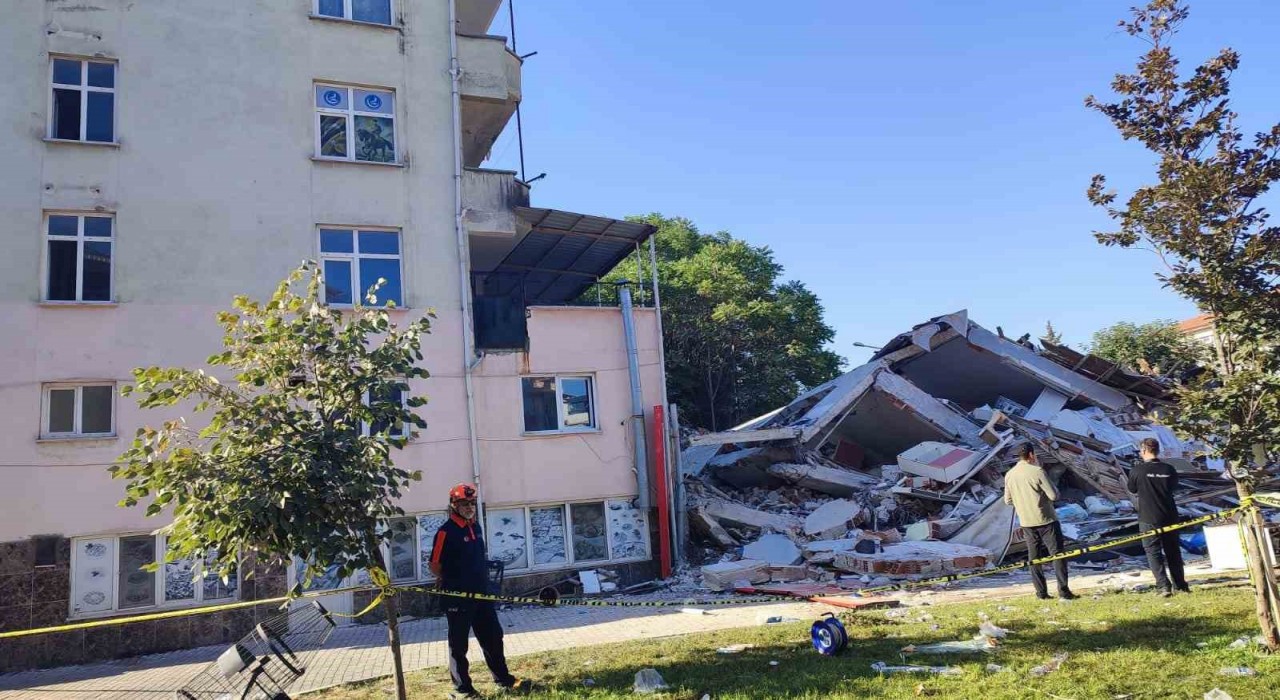 Balıkesirde depremin yaralarını birlikte sardık