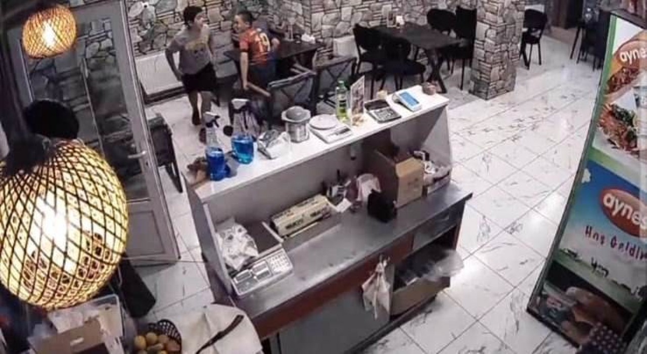 Balıkesirde meydana gelen 6,1lik deprem anı Hisarcıkta kameralara böyle yansıdı