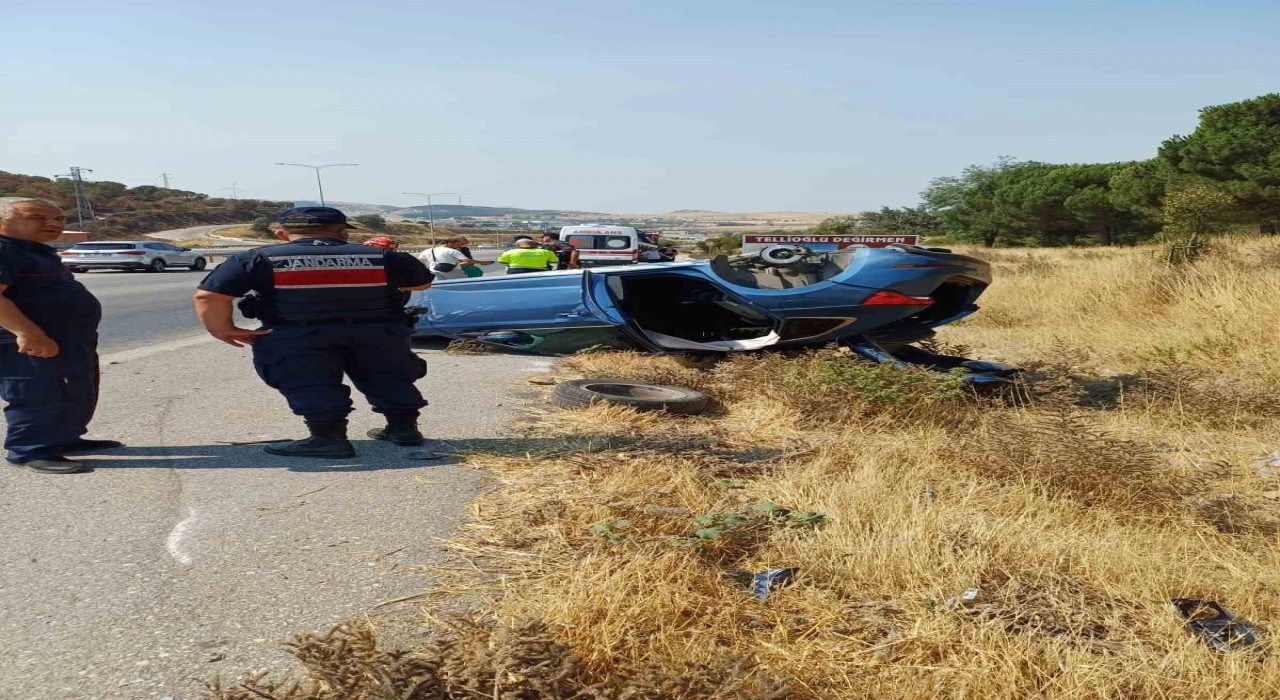 Balıkesirde otomobil kaza sonrası ters döndü; 1 yaralı