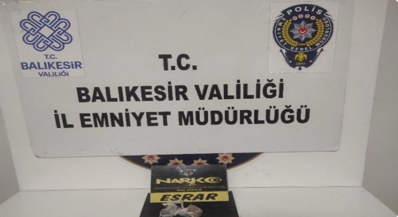 Balıkesirde uyuşturucu taciri 3 şahıs tutuklandı
