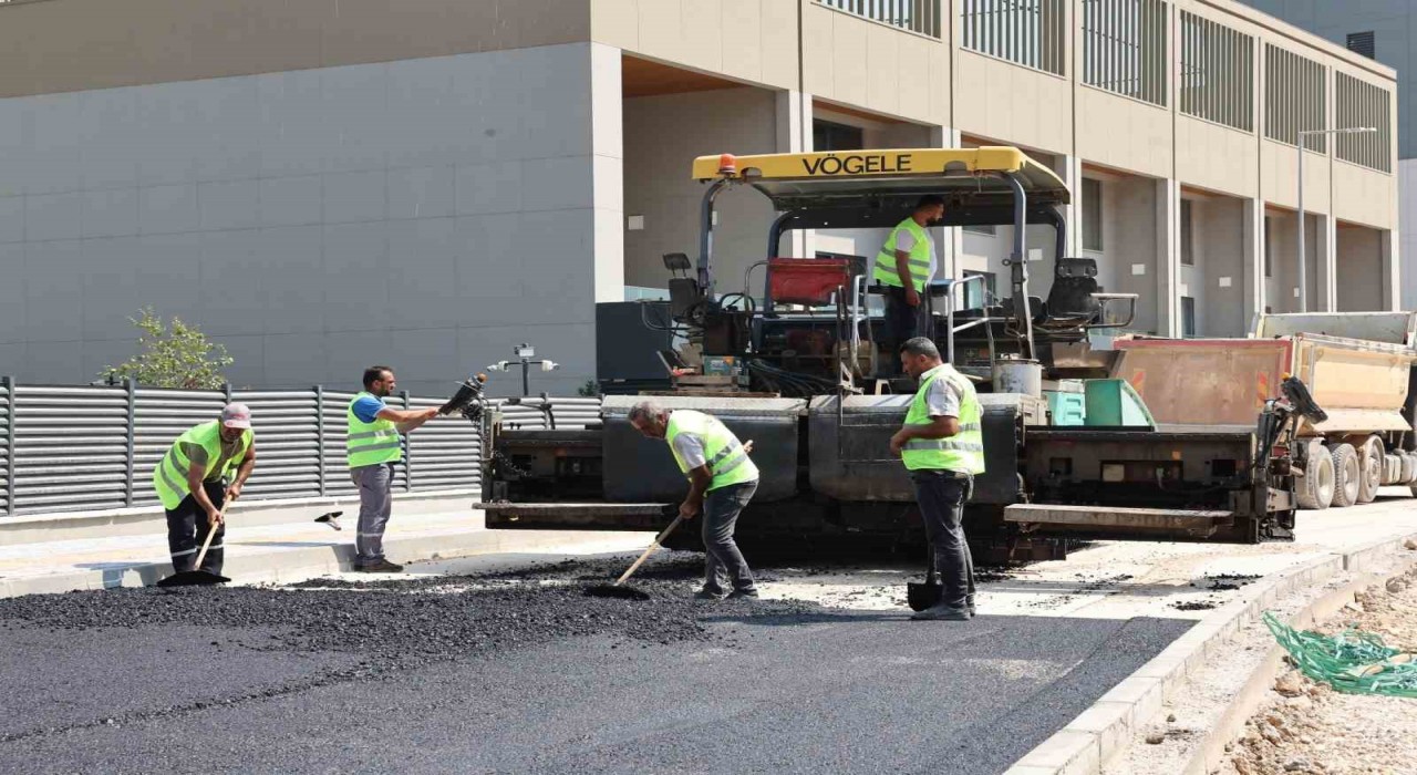Balkan Mahallesinde yollar asfaltlanıyor
