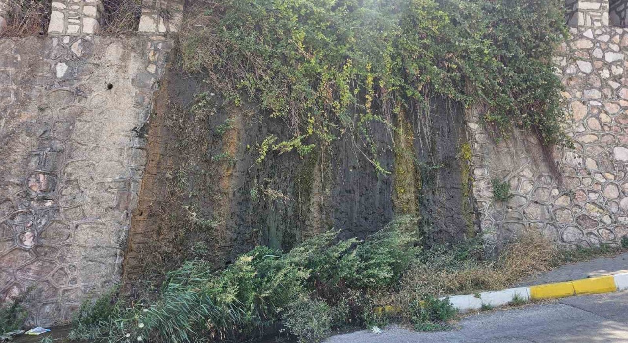 Bandırmada boşa akan su tepki çekiyor